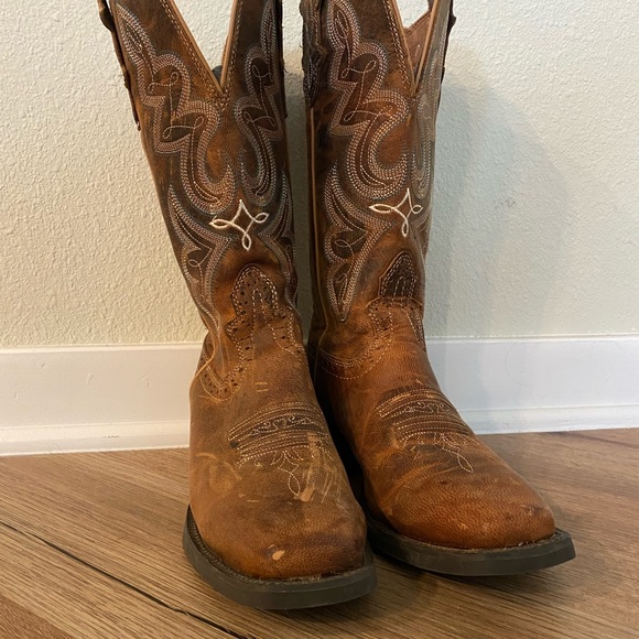 Justin Boots. Size 7.5. Worn once. - Picture 2 of 2
